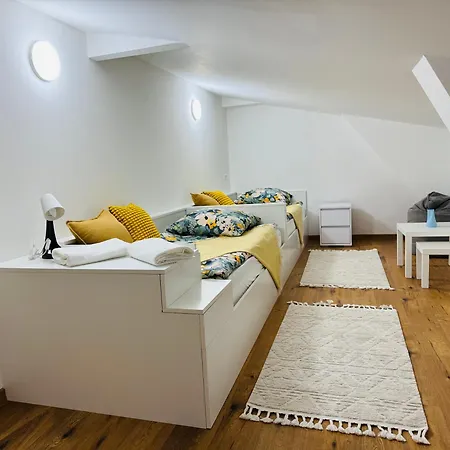 Modern In - Close To Center Apartment